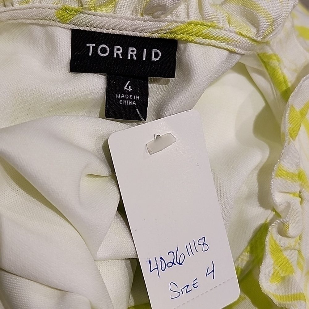 Torrid - Midi Wash Gauze Tiered Dress in Floral Yellow - Picture 7 of 13